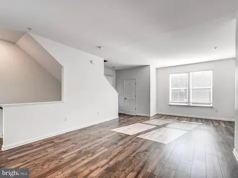 Living - 4337 Laplata Ave, Baltimore, MD 21211 photo 4 of 5