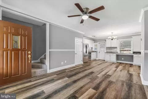 Entry Way - 1932 Deering Ave, Baltimore, MD 21230 photo 3 of 8
