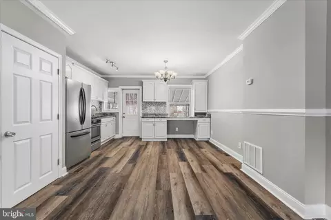Entry Way - 1932 Deering Ave, Baltimore, MD 21230 photo 5 of 8