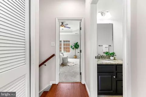 Entry Way - 840 Oldham St, Baltimore, MD 21224 photo 5 of 6