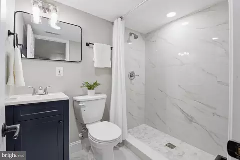 Bath - 1708 E Federal St, Baltimore, MD 21213 photo 3 of 3