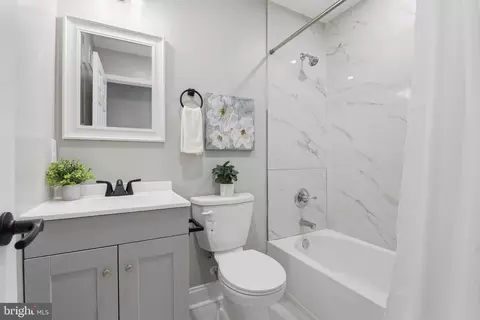 Bath - 1708 E Federal St, Baltimore, MD 21213 photo 2 of 3