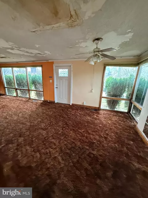 Living - 2713 Glen Ave, Baltimore, MD 21215 photo 1 of 4