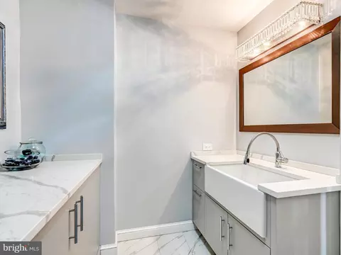 10 E Lee St #2402, Baltimore, MD 21202 photo 37