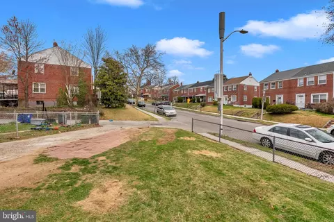 Exterior - 854 Bradhurst Rd, Baltimore, MD 21212 photo 5 of 8
