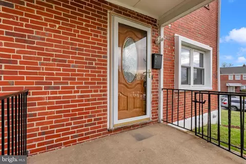 Exterior - 854 Bradhurst Rd, Baltimore, MD 21212 photo 4 of 8