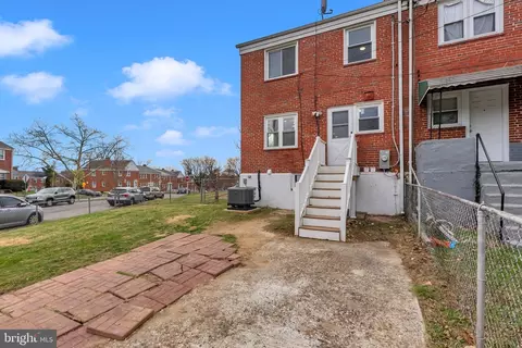 Exterior - 854 Bradhurst Rd, Baltimore, MD 21212 photo 6 of 8