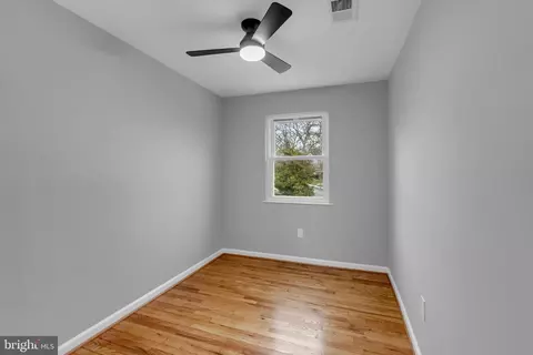 Bedroom - 854 Bradhurst Rd, Baltimore, MD 21212 photo 2 of 4