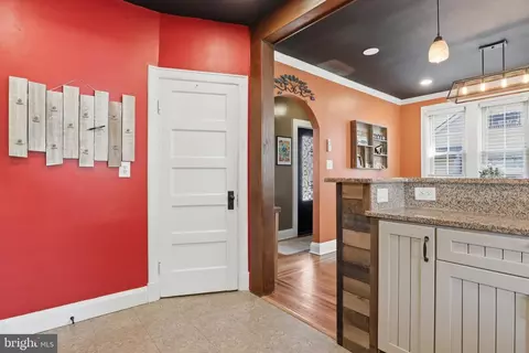Entry Way - 2717 Kildaire Dr, Baltimore, MD 21234 photo 2 of 5