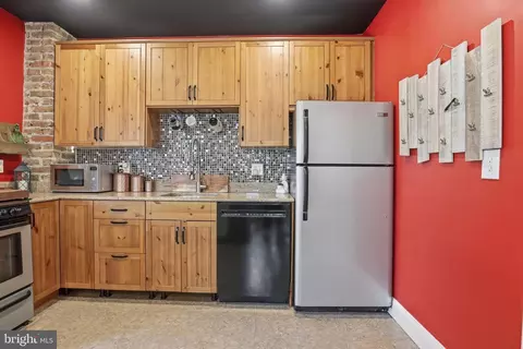 Kitchen - 2717 Kildaire Dr, Baltimore, MD 21234 photo 2 of 4