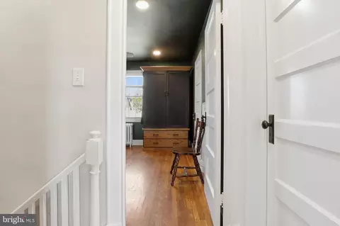 Entry Way - 2717 Kildaire Dr, Baltimore, MD 21234 photo 3 of 5