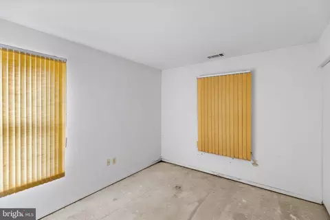 Bedroom - 6231 Marlora Rd, Baltimore, MD 21239 photo 2 of 3