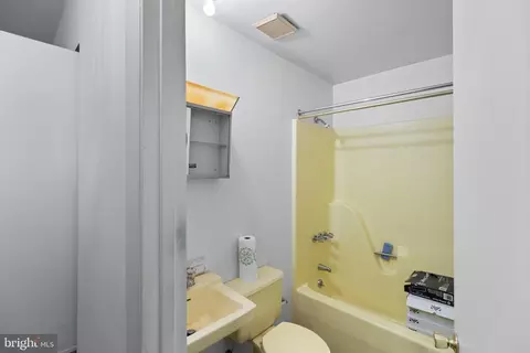Bath - 6231 Marlora Rd, Baltimore, MD 21239 photo 1 of 1