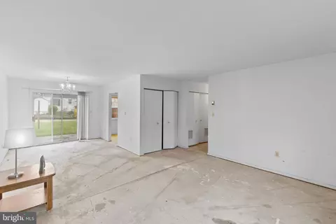 Living - 6231 Marlora Rd, Baltimore, MD 21239 photo 2 of 3
