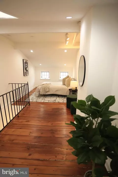 Bedroom - 29 E Henrietta St, Baltimore, MD 21230 photo 3 of 7
