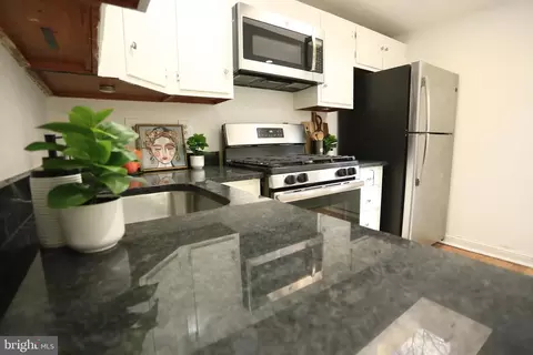 Kitchen - 29 E Henrietta St, Baltimore, MD 21230 photo 3 of 3