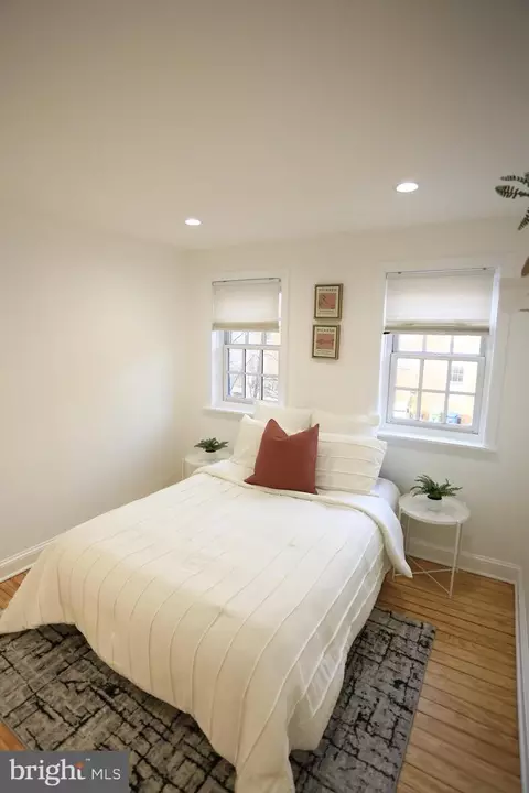 Bedroom - 29 E Henrietta St, Baltimore, MD 21230 photo 2 of 7