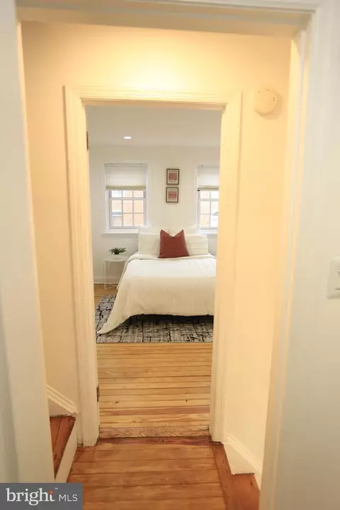 Entry Way - 29 E Henrietta St, Baltimore, MD 21230 photo 2 of 4