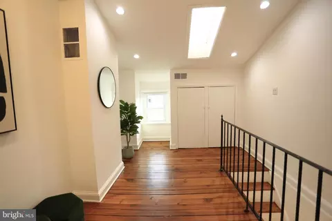 Entry Way - 29 E Henrietta St, Baltimore, MD 21230 photo 4 of 4