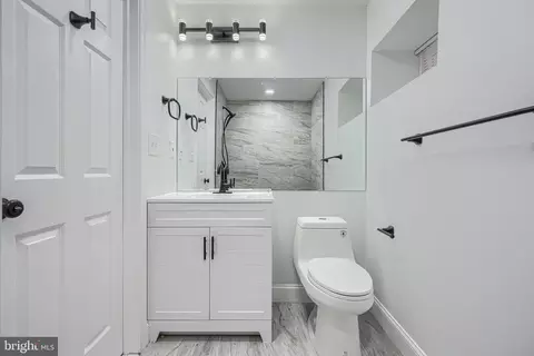 Bath - 513 Normandy Ave, Baltimore, MD 21229 photo 4 of 5