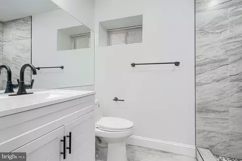 Bath - 513 Normandy Ave, Baltimore, MD 21229 photo 3 of 5