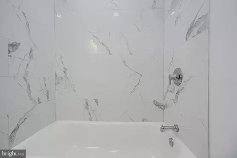 Bath - 513 Normandy Ave, Baltimore, MD 21229 photo 2 of 5