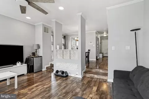 Entry Way - 216 Scott St, Baltimore, MD 21230 photo 1 of 5