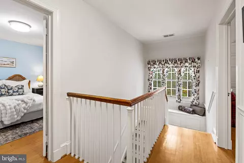 Entry Way - 212 Witherspoon Rd, Baltimore, MD 21212 photo 8 of 9