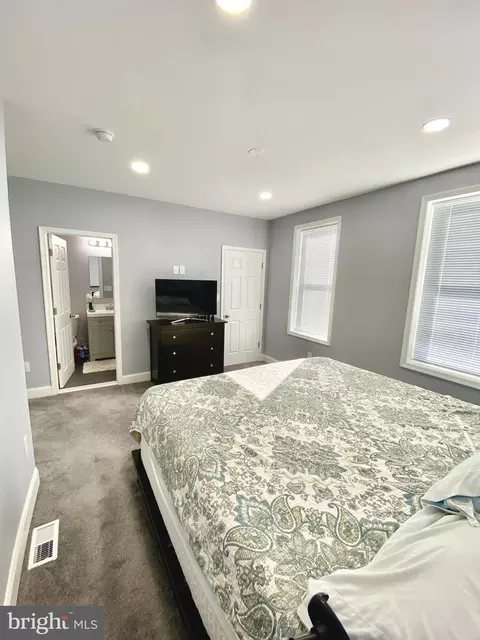 Bedroom - 746 Linnard St, Baltimore, MD 21229 photo 2 of 4