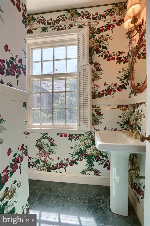 Bath - 115 Witherspoon Rd, Baltimore, MD 21212 photo 1 of 5