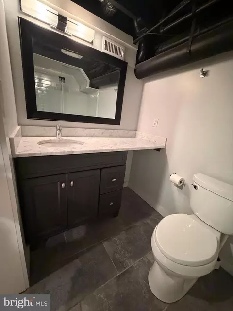 Bath - 2346 Sidney Ave, Baltimore, MD 21230 photo 5 of 5