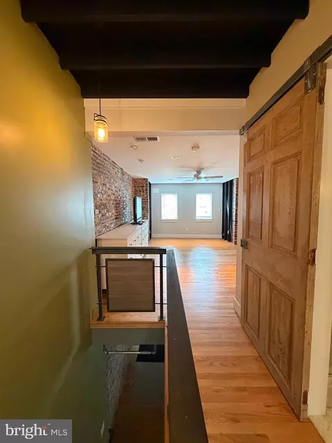 Entry Way - 2346 Sidney Ave, Baltimore, MD 21230 photo 2 of 3