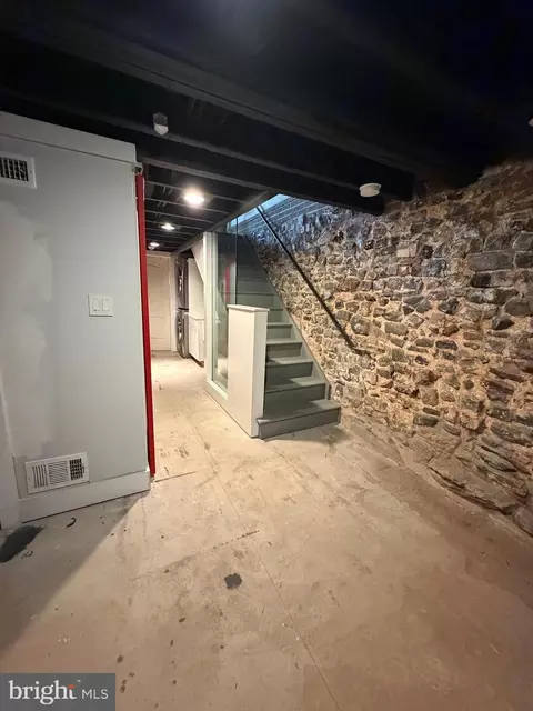 Entry Way - 2346 Sidney Ave, Baltimore, MD 21230 photo 3 of 3