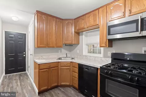 Entry Way - 3006 Elliott St, Baltimore, MD 21224 photo 1 of 2