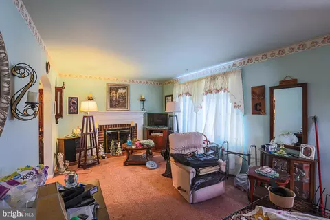 Living - 6105 Walther Ave, Baltimore, MD 21206 photo 2 of 3