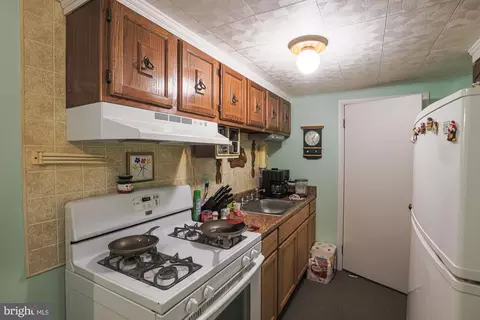Entry Way - 6105 Walther Ave, Baltimore, MD 21206 photo 4 of 4