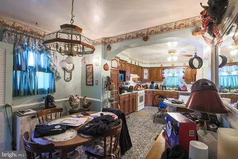 Entry Way - 6105 Walther Ave, Baltimore, MD 21206 photo 1 of 4