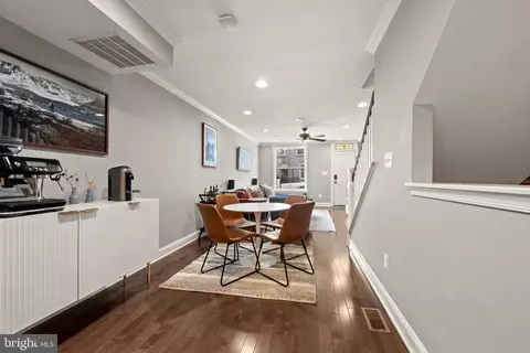 Entry Way - 935 S Bouldin St, Baltimore, MD 21224 photo 4 of 6