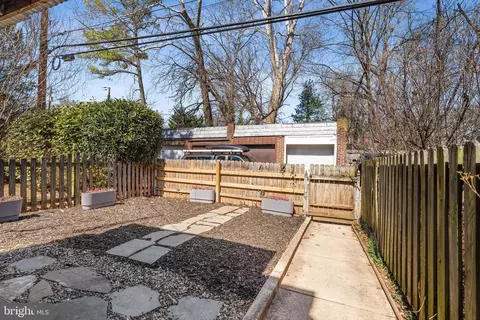 Exterior - 706 E Lake Ave, Baltimore, MD 21212 photo 8 of 13