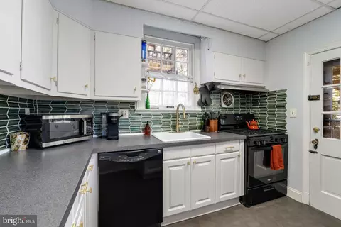 Kitchen - 706 E Lake Ave, Baltimore, MD 21212 photo 1 of 3