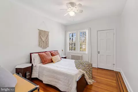 Bedroom - 706 E Lake Ave, Baltimore, MD 21212 photo 1 of 6