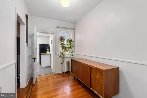 Entry Way - 706 E Lake Ave, Baltimore, MD 21212 photo 2 of 7
