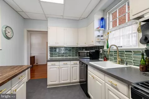 Kitchen - 706 E Lake Ave, Baltimore, MD 21212 photo 3 of 3