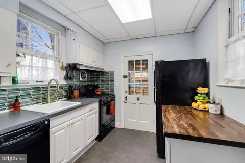 Kitchen - 706 E Lake Ave, Baltimore, MD 21212 photo 2 of 3