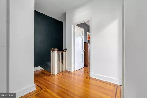 Entry Way - 706 E Lake Ave, Baltimore, MD 21212 photo 6 of 7