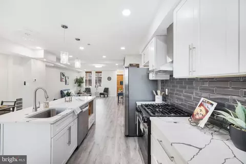 Entry Way - 2014 N Wolfe St N, Baltimore, MD 21213 photo 1 of 18