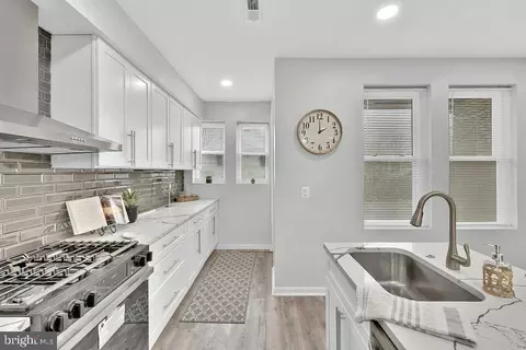 Entry Way - 2014 N Wolfe St N, Baltimore, MD 21213 photo 11 of 18