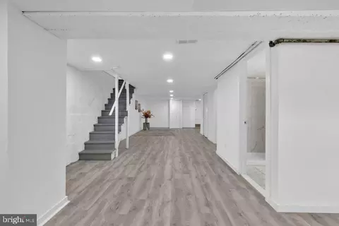 Entry Way - 2014 N Wolfe St N, Baltimore, MD 21213 photo 17 of 18