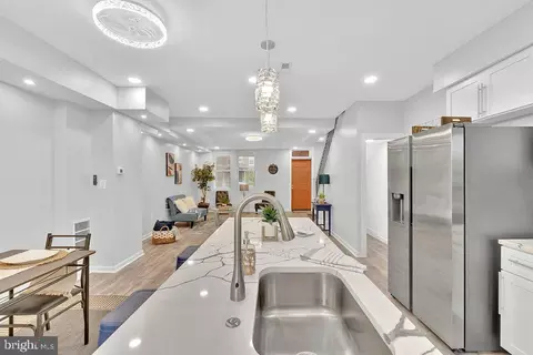 Entry Way - 2014 N Wolfe St N, Baltimore, MD 21213 photo 13 of 18