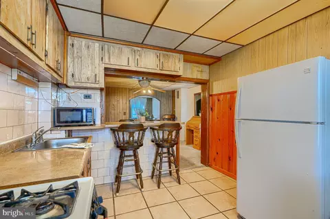 Kitchen - 621 Rappolla St, Baltimore, MD 21224 photo 4 of 4
